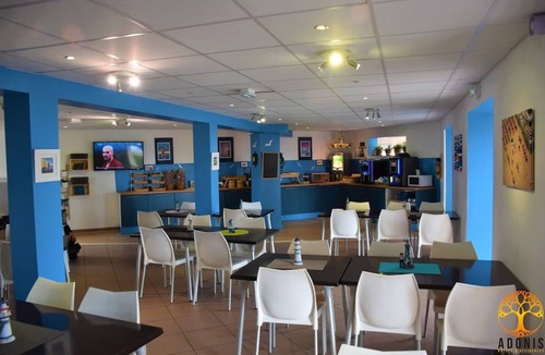 Grandcamp-Maisy Hotel | Great Amenities! Parking, Pool, Pets Allowed! Close to Maisy Battery!