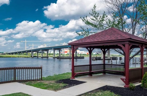 Secaucus House | Great Amenities & Convenient Location! Parking!