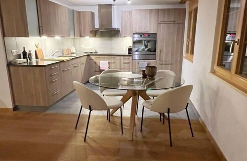 Feutersoey Apartment | Great apartment close to the romantic Arnen lake