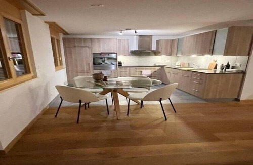 Feutersoey Apartment | Great apartment close to the romantic Arnen lake