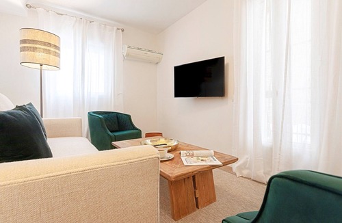 El Arenal Apartment | Great Apartment in the Vibrant El Arenal Quarter. Velarde
