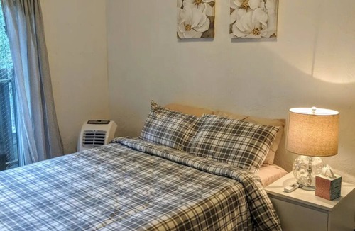 West Cambridge Apartment | Great Apartment on River/Harvard Square two blocksn