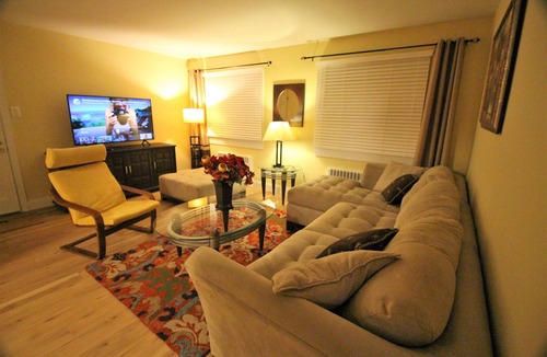 Cherry Hill Condo | Great Apt with park views