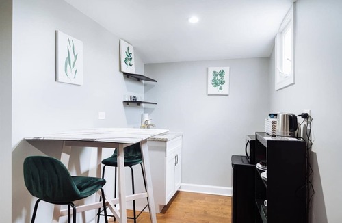 Avondale Apartment | Great Area Logan Square Apt Games Pets - Sleeps 5