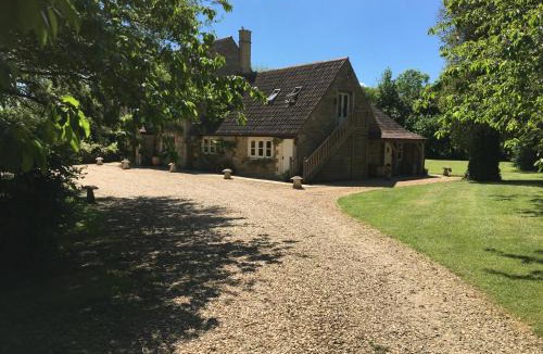 Bradford-on-Avon House | Great Ashley Farm Holiday Cottage & Shepherds Huts