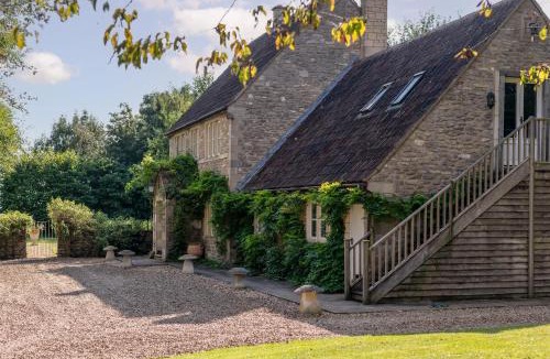 Bradford-on-Avon House | Great Ashley Farm Holiday Cottage & Shepherds Huts