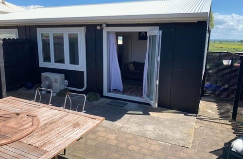 Pukehina House | Great Bach!