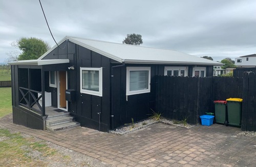 Pukehina House | Great Bach!