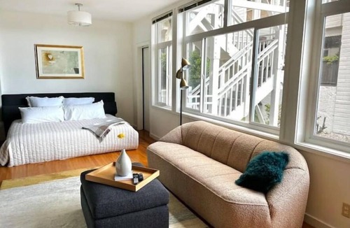 Russian Hill Apartment | Great Bay Views in Russian Hill