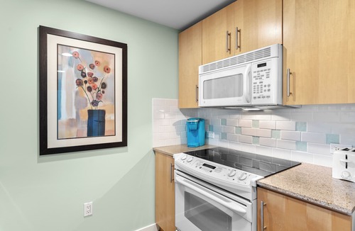 Baytowne Wharf Condo | Great Bay Views, Steps to Baytowne Wharf, Balcony, Beach Tram, Pool, Hot Tub.
