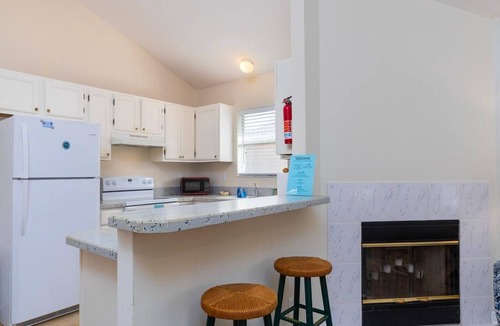 Coquina Gables House | Great Beach Location ~ Pet Friendly ~ Steps to the Beach!