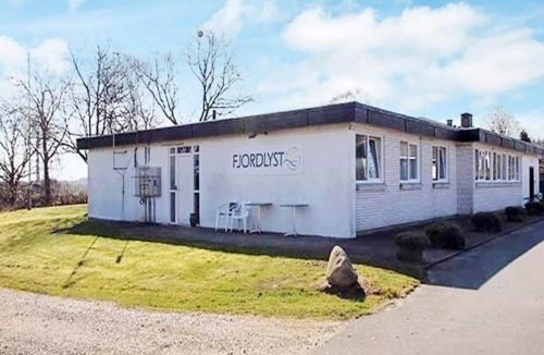 Aabenraa House | Great cabin in camping resort