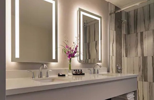 Mount Pleasant Hotel | Great Canadian Casino Resort Toronto