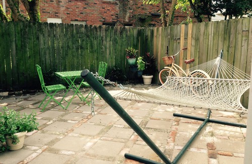 East Riverside House | Great Central Location For All Your NOLA Fun. Large 2 Bd Right Off Magazine St.