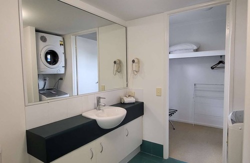 Tewantin Apartment | Great central location