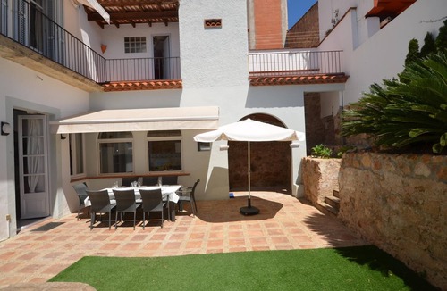 Sant Feliu de Guixols Villa | GREAT COLONIAL HOUSE IN TOWN CENTER