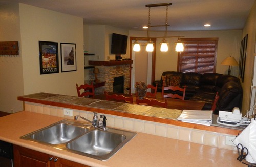 Salt Lake Mountain Resorts Condo | Great Condo.3 night Minimum