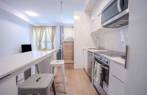 Latin Quarter Apartment | Great condo for 4 guests with parking