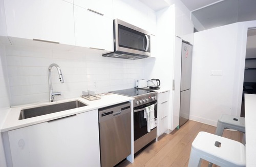 Latin Quarter Apartment | Great condo for 4 guests with parking