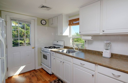 West Hyannisport Cottage | Great Cottage Just Steps From The Beach! "Deck Side"