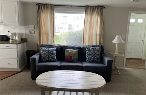 West Hyannisport Cottage | Great Cottage Just Steps From The Beach! "Deck Side"