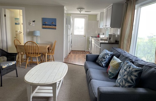 West Hyannisport Cottage | Great Cottage Just Steps From The Beach! "Deck Side"