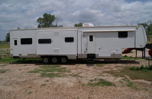 Hutchinson House | Great Country Setting Just Outside the City Limits on 12 Acres.