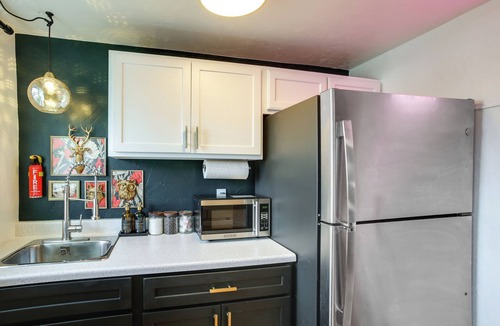 Latah Valley Apartment | Great Couples & Solo Travelers: Near Hwy 195 & 90
