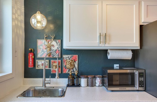 Latah Valley Apartment | Great Couples & Solo Travelers: Near Hwy 195 & 90