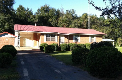 Donalsonville House | Great Creek Location for fishermen, travelers, hunters, and families!