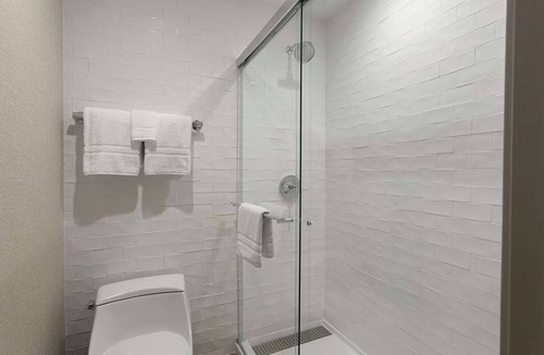 Milpitas Apartment | Great Deal! Modern Living Near Winchester Mystery House! Outdoor Pool Available!