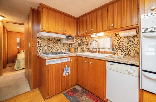 Wise House | Great Dock, Deep Water, Sunset Views, Kayaks, Pet Friendly