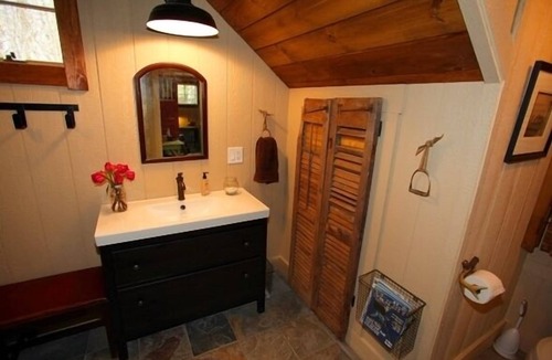 Edgewater Cabin | Great Entertaining Spot for any Occassion!