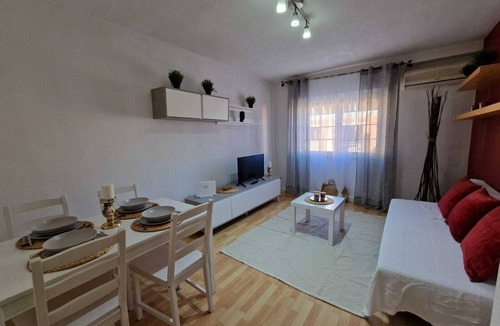 Fuente el Saz de Jarama Apartment | Great apartment with pool