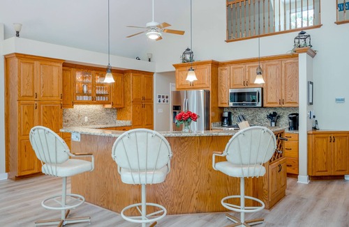 Bracey House | Great Escape- Lakefront Peninsula Lot, Amazing Outdoor Spaces, Gentle Slope!
