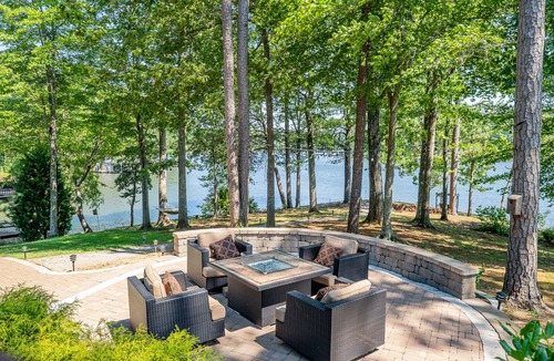 Bracey House | Great Escape- Lakefront Peninsula Lot, Amazing Outdoor Spaces, Gentle Slope!