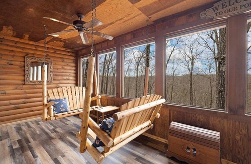 Notch Estates House | Great Escape Log Cabin Close to SDC