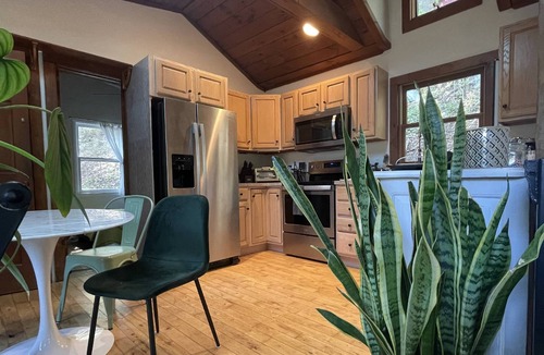 South Britain Cottage | Great Fall pricing! Magical Views & Peaceful Vibes; private dock, kayaks, firepit, office!