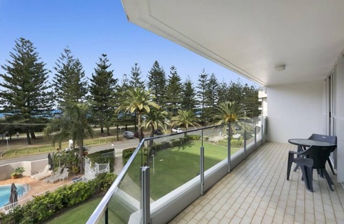 Burleigh Waters Apartment | Great family apartment