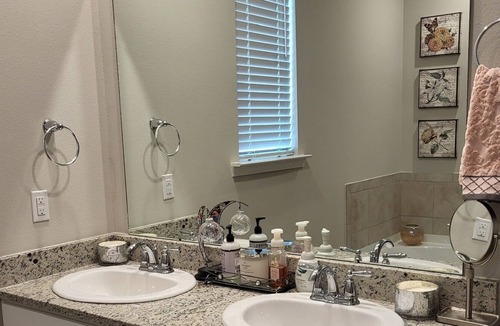 Shenandoah House | Great Family Home with children’s room.