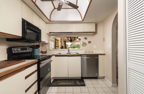 Gleneagles Condo | Great first floor unit with easy access has everything.nmultiple month discounts