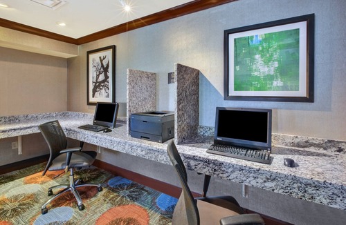Middletown Condo | Great for Business Travelers! Free Breakfast Buffet + Shared Outdoor Pool.