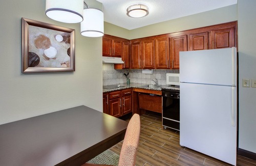 Middletown Condo | Great for Business Travelers! Free Breakfast Buffet + Shared Outdoor Pool.