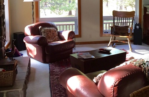 Oregon Water Wonderland Cottage | GREAT for couples and owner managed!