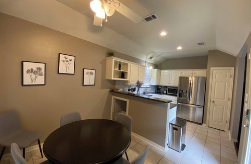 Sanger House | Great for Families. 4 Bed, 2 Bath, Fully Outfitted Kitchen, Spacious Family Room
