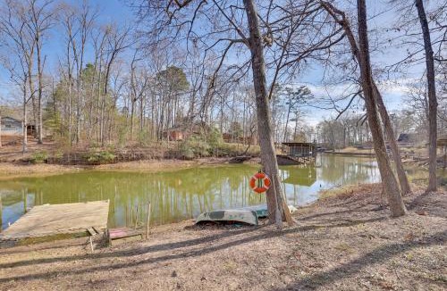 Hemphill Apartment | Great for Fishing! Lakefront Studio in Hemphill