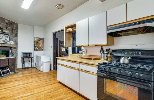 Ticonderoga Villa | Great for Gatherings! Lakefront Ticonderoga Villa