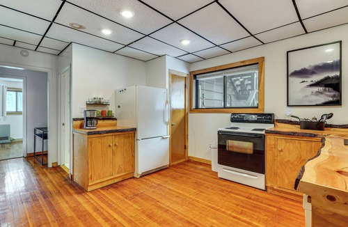 Ticonderoga Villa | Great for Gatherings! Lakefront Ticonderoga Villa