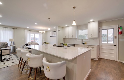 Goddard Apartment | Great for Gatherings! Modern Lanham Duplex