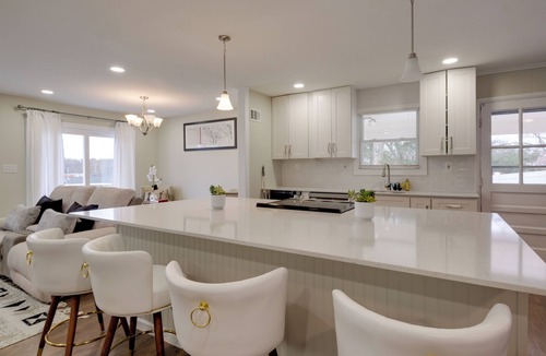 Goddard Apartment | Great for Gatherings! Modern Lanham Duplex